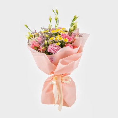 https://speakingroses.com.cy/Bouquet-Marshmallow