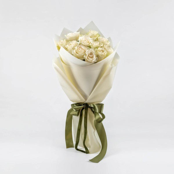 https://speakingroses.com.cy/11-Roses-bouquet
