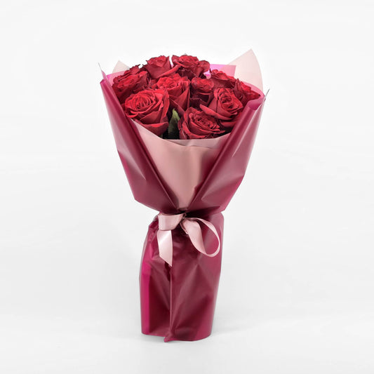 https://speakingroses.com.cy/11-Roses-bouquet