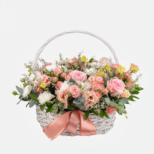https://speakingroses.com.cy/Basket-with-mixed-flowers-